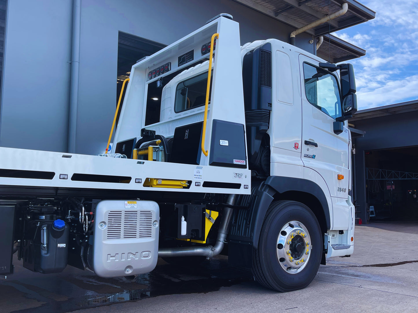 HINO FS 2848 TT20 Tilt Tray Package